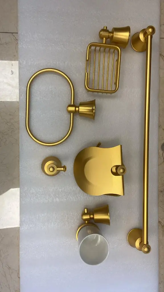 اكسسورات حمام 6قطع ذهبي مودل 2 gold