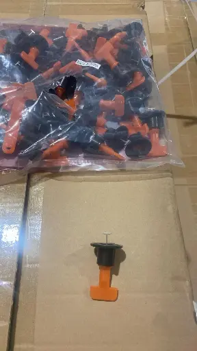 [865] PLASTIC CLIPS مقاطع بلاستيكية قاعدة بيضاء 1.5 ملم